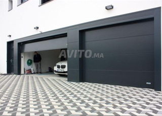 Porte de garage sectionnelle – Motorisée installée