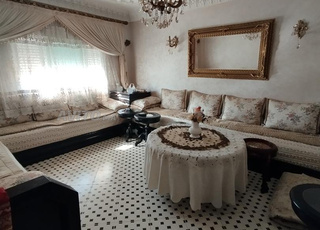 منزل للبيع في وسط المدينة 