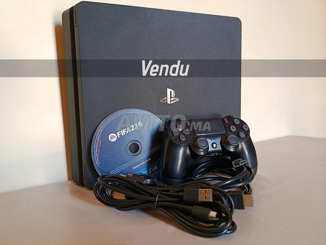 PS4 Slim 1TB (Vendu)