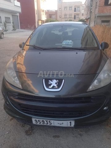 Peugeot 207 essence bien entretenue