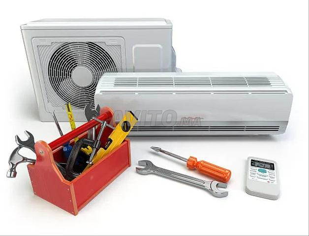 عامل في مجال صيانة اجهزة التكييف