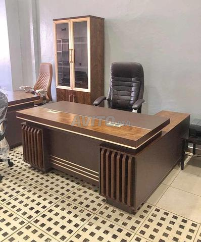 Bureau Importé Design pour un Espace Pro Inspirant