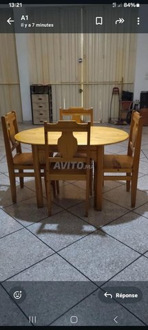 table en bois  et 4 chaise