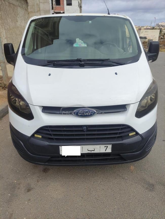 ford transit  très bon état (consommation mzyana) 