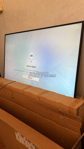 tv Samsung model 65 Au8075u