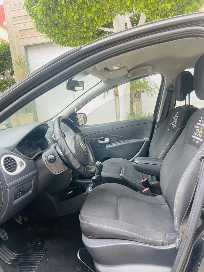 Renault Clio Essence Manuelle 2013 à Tanger