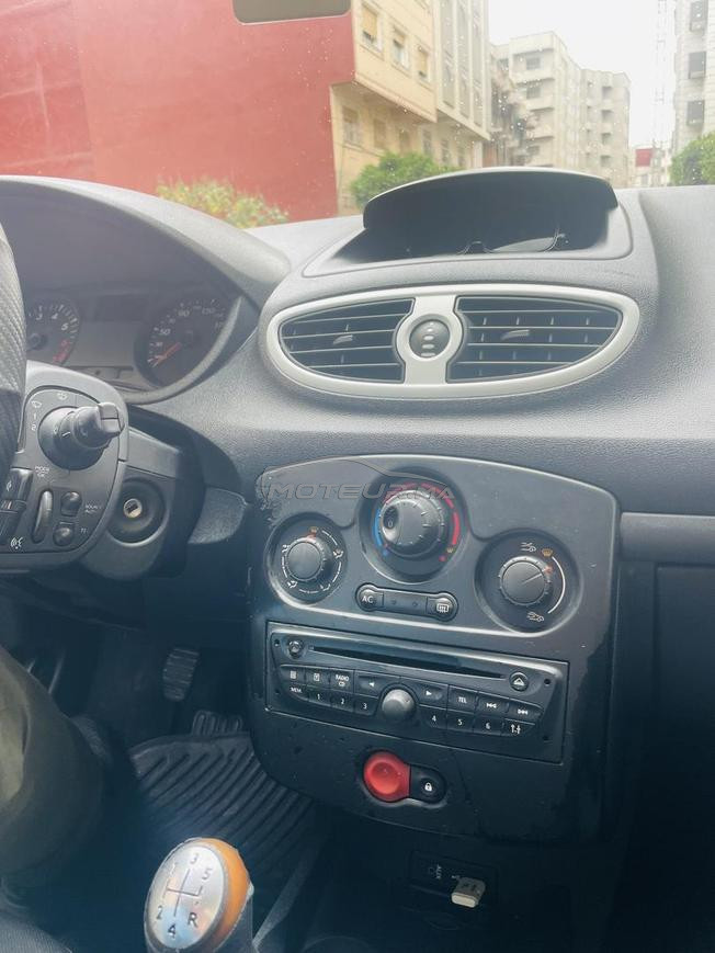 Renault Clio Essence Manuelle 2013 à Tanger