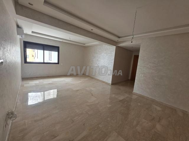 Bel appartement vide neuf 3eme étage 