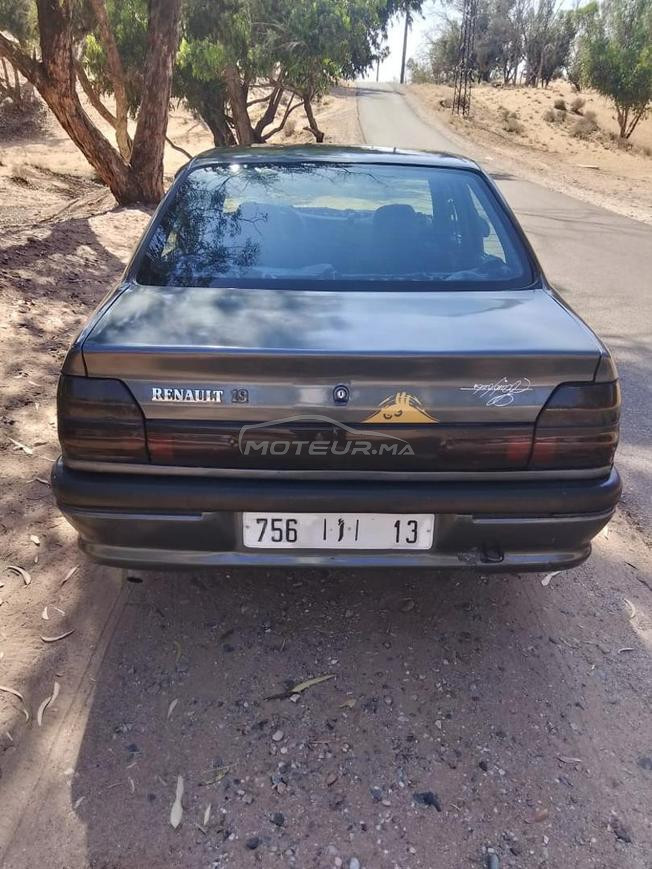 رينو آر 19 بنزين يدوي 2000 في إنزكان