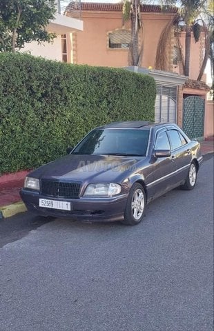 Mercedes-Benz 180 Diesel Manuelle 1995 à Rabat
