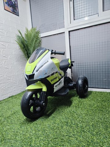 MOTO ÉLECTRIQUE ENFANT. MODÈLE ERWAN 