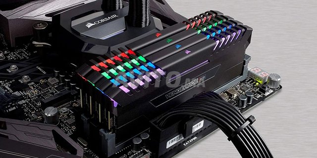 RAM CORSAIR 32GB RGB