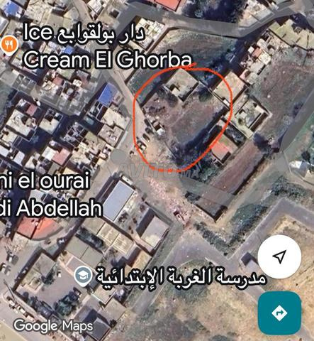 Terrain de 1000m2 avec maison ancienne et puit