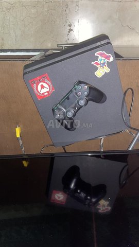 ps4 1000go 1manette a vendre 