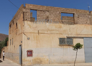 منزل للبيع في البهاليل مع حديقة ومحـل تجاري