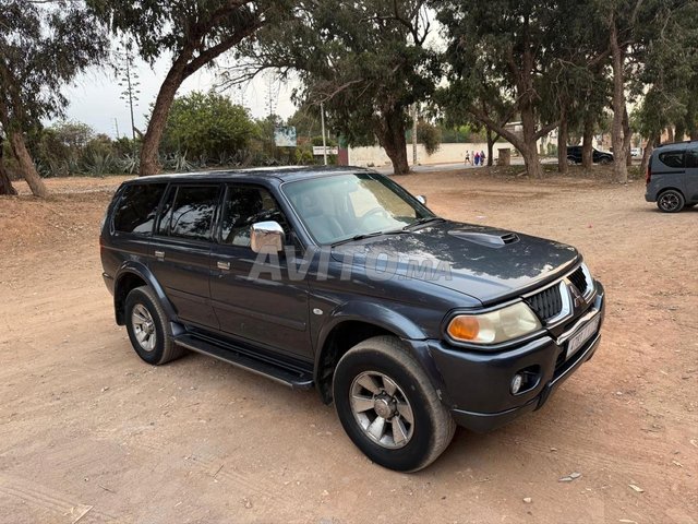Mitsubishi Pajero sport 2005Diesel dédouane 2013  
