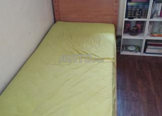 1 lit et 1 matela une place