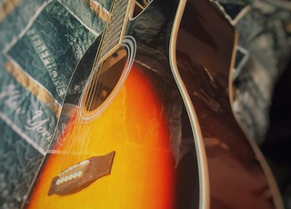 Guitare électro acoustique