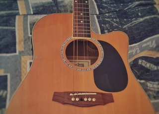 Guitare electro acoustique