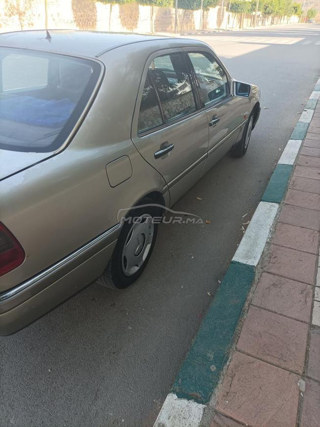 Mercedes-Benz 220 Diesel Manuelle 1994 à Targuist