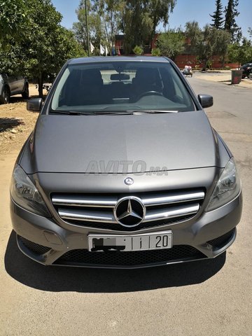 Mercedes B180 , excellent état 