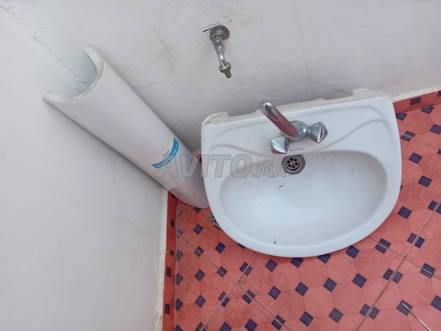 Grand Lavabo avec mélangeur et siphon