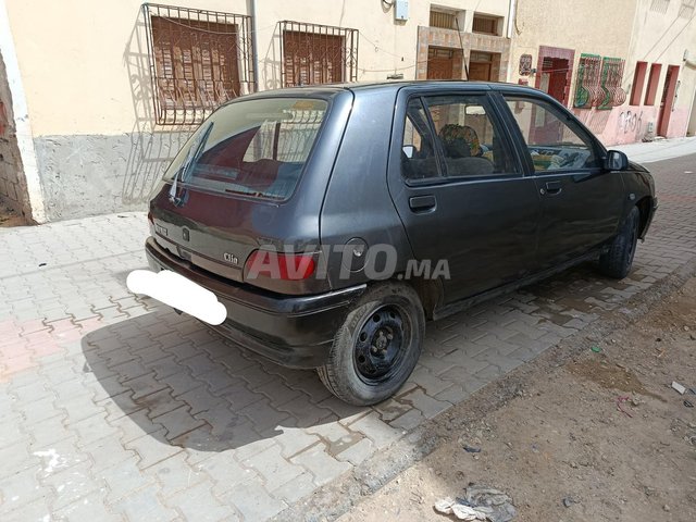clio 1 m95 el jadida 