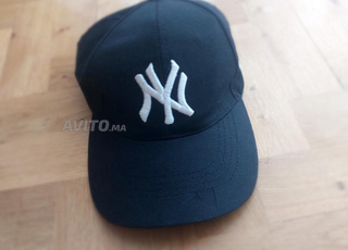 casquette new yera neuve et noire et authentique 