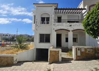 Villa SEMI FINI a Vendre