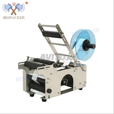 Machine semi-automatique à coller les étiquettes