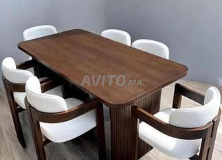 salle a manger avec chaise neuf