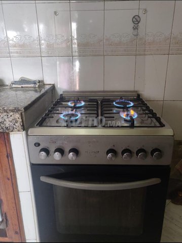 Cuisinière à gaz 4 feux et four – Marque Klimat
