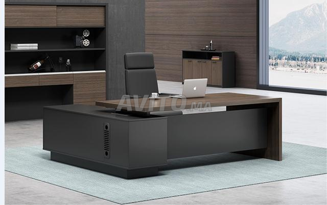 Bureaux en bois de luxe en stock  - 2