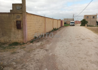 مستودع او قطعة ارضية يبعد عن مدينة الجديدة ب7كلم