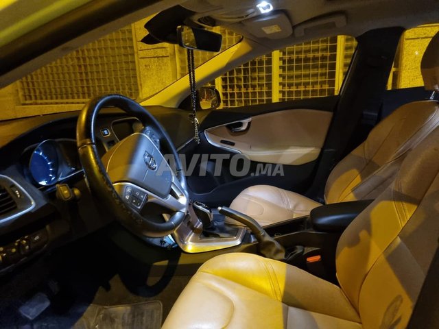 Volvo v40 cross country full option