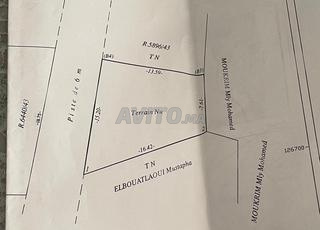 بقعة محفظة جاهزة للبناء قرب طريق مراكش