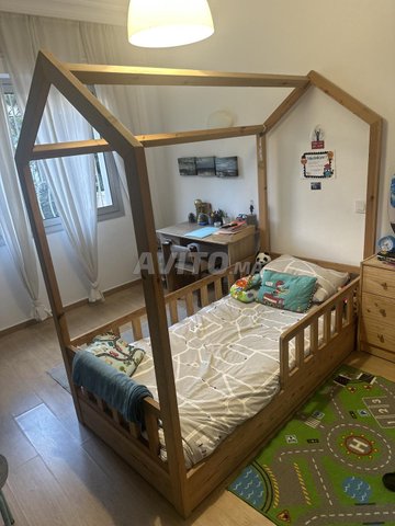 À vendre – Lit cabane enfant 90x90 cm  Comme neuf 