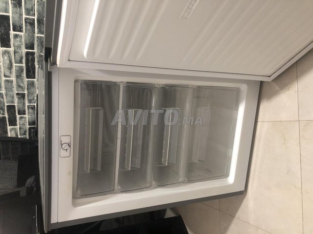 CONGELATEUR CANDY VERTICAL 82L GRIS 