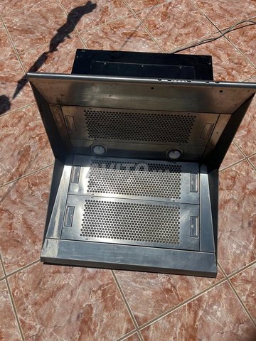 Hotte professionnelle en inox – Bon état