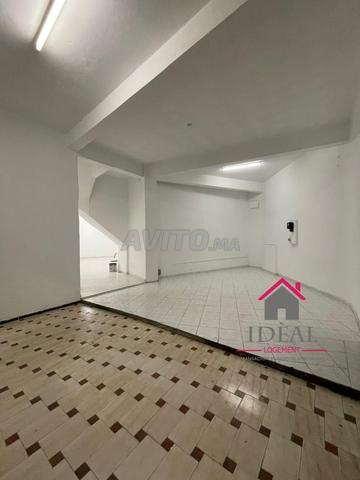 محل تجاري زاوية جميل جداً في بوسيجور - 2