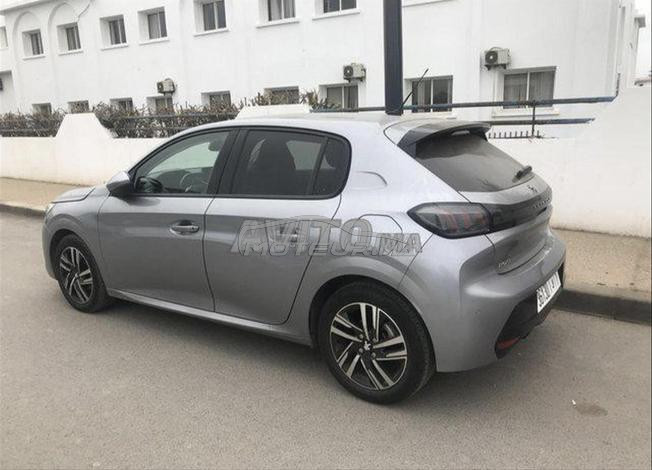 Peugeot 208 Diesel Manuelle 2021 à Temara