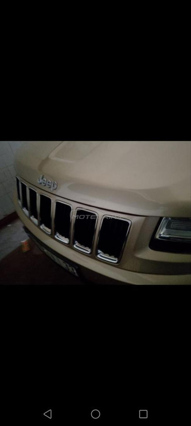 voiture 4x4 pour tout terrain 