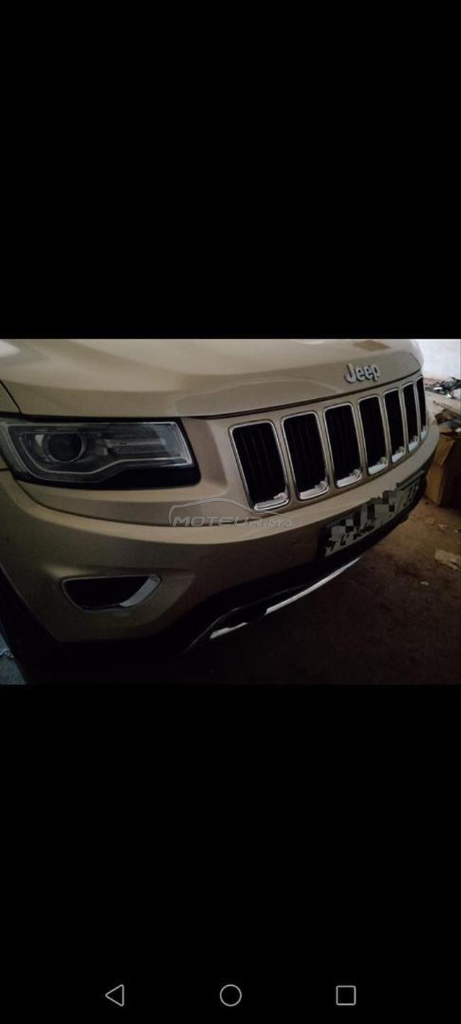 voiture 4x4 pour tout terrain 