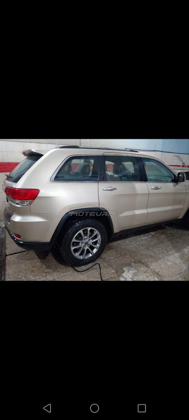 voiture 4x4 pour tout terrain 