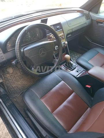 Mercedes-Benz 220 Diesel Manuelle 1997 à Martil - 2