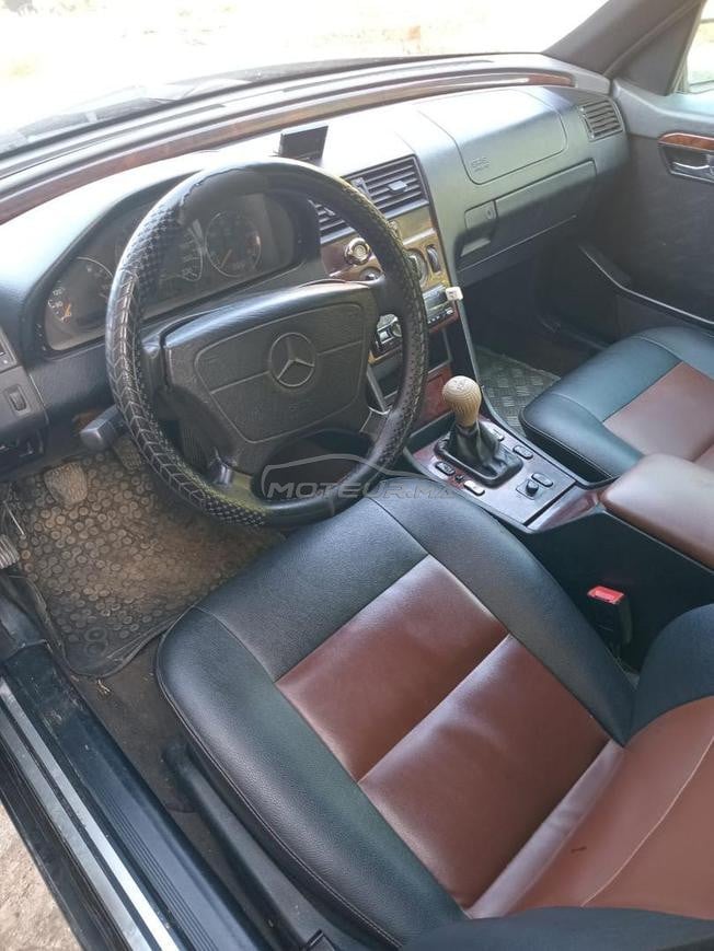 Mercedes-Benz 220 Diesel Manuelle 1997 à Martil