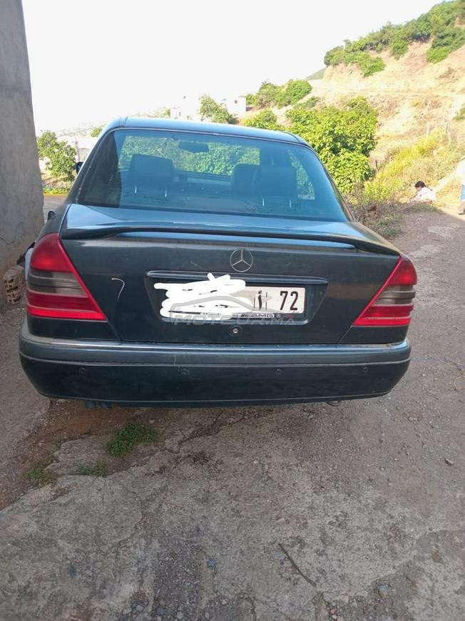 Mercedes-Benz 220 Diesel Manuelle 1997 à Martil