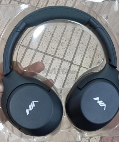 *سماعات رأس لاسلكية من نوع NIA