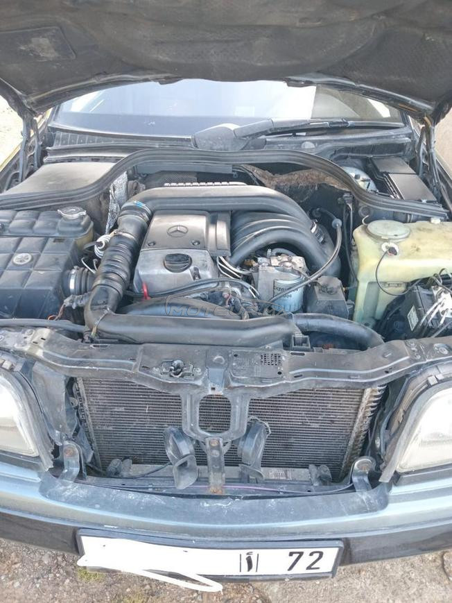 Mercedes-Benz 220 Diesel Manuelle 1997 à Martil