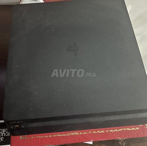 ps4 slim 1TB ( 1000 GB )